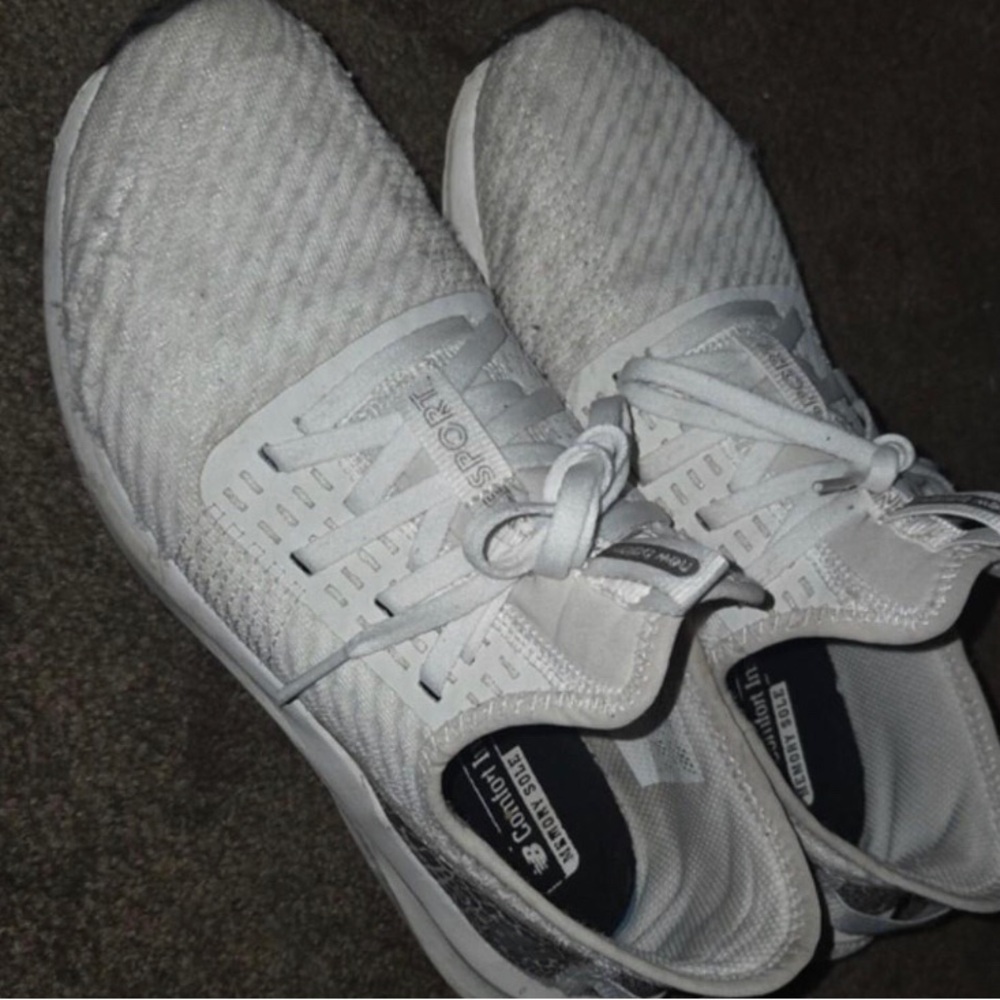 WW WELL WORN. White Knit new balance Womens Athletic Sneakers